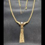 Gargantilla oro amarillo 18k forma cordón de 46 cm y colgante con manos unidas y circonita blanca en forma corazón