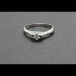 Anillo oro blanco de 18k nº 16 tipo solitario con brillante de 0,10qtes