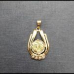 Medalla oro amarillo 18k de los Enamorados con circonitas blancas