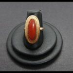 Anillo oro amarillo 18k con pìedra roja alargado nº 14