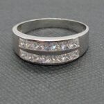 Anillo oro blanco 18k nº 22 con circonitas blancas