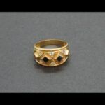 Anillo oro amarillo 18k nº 15 con circonitas azules,corintas y blancas