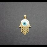 Colgante oro amarillo 18k mano de Fátima con piedra forma ojo