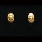 Pendientes oro amarillo 18k con dibujos de rombos mate y brillo ,cierre tipo omega