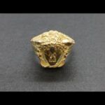 Anillo oro amarillo 18k con la imagen de Medusa estilo Versace