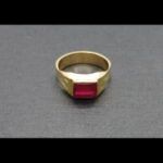Anillo oro amarillo 18k con piedra corinta rectangular nº 20