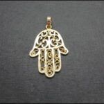 Colgante oro amarillo 18k de la mano de Fátima