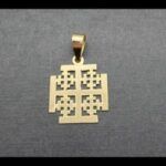 Cruz oro amarillo 18k llamada como la cruz griega