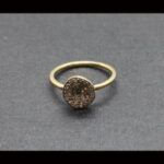 Anillo oro amarillo 18k decorado con puntas de brillantes marrones nº 12