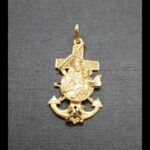 Colgante oro amarillo 18 qt de la Virgen del Carmen Marinera