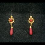 Pendientes oro amarillo 18k con bolita y piñon rojo cierre tipo catalán