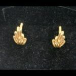 Pendientes oro amarillo 18k con forma de hoja cierre tipo gancho cerrado