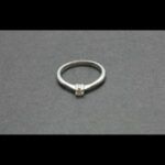 Anillo oro blanco 18k tipo solitario con brillante de 0,08qtes nº 14