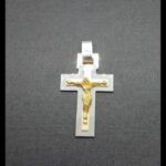 Cruz oro blanco con cristo en oro amarillo 18k