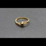 Anillo oro amarillo 18k con circonita azul y blancas nº 15