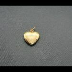 Colgante oro amarillo 18k con forma de corazón