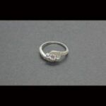 Anillo oro blanco 18k con forma ondulada cuajado de circonitas nº 15
