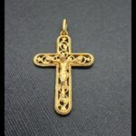 Cruz oro amarillo 18k labrada