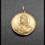 Medalla oro amarillo 18k del escapulario