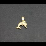 Colgante oro amarillo 18k forma delfín
