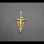 Cruz oro amarillo 18k del Cristo de la Expiración