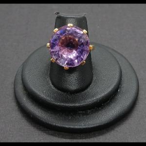 Anillo oro amarillo 18k con piedra grande de color lila nº 13