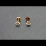 Pendientes oro amarillo 18k de bebe con circonita, cierre de rosca