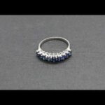 Anillo oro blanco 18k nº 15,5 con piedras preciosas en color azul
