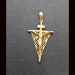 Colgante oro amarillo 18k del Cristo de la Expiracion