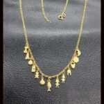 Cadena oro amarillo 18k con colgantes de distintos motivos 45 cm