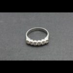 Anillo oro blanco 18k nº 12 con 6 brillantes de 0,05 qt,total 0,30 qt