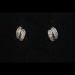Pendientes oro blanco 18k con circonitas, cierre tipo catalán