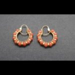 Argollas oro amarillo 18k con bolas de coral