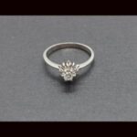 Anillo oro blanco 18k tipo solitario con brillantes de 0,15 qtes nº 16
